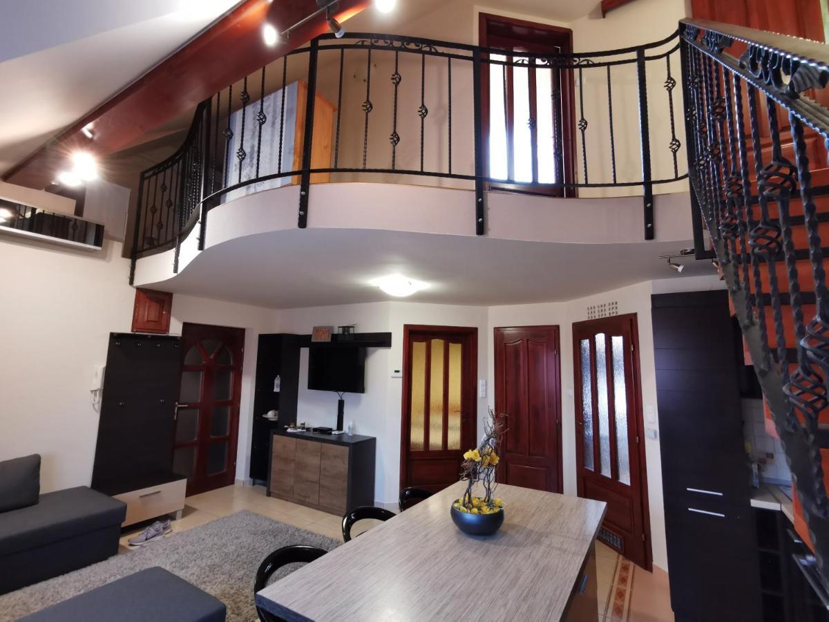 Galery Apartman Gyula Eksteriør billede